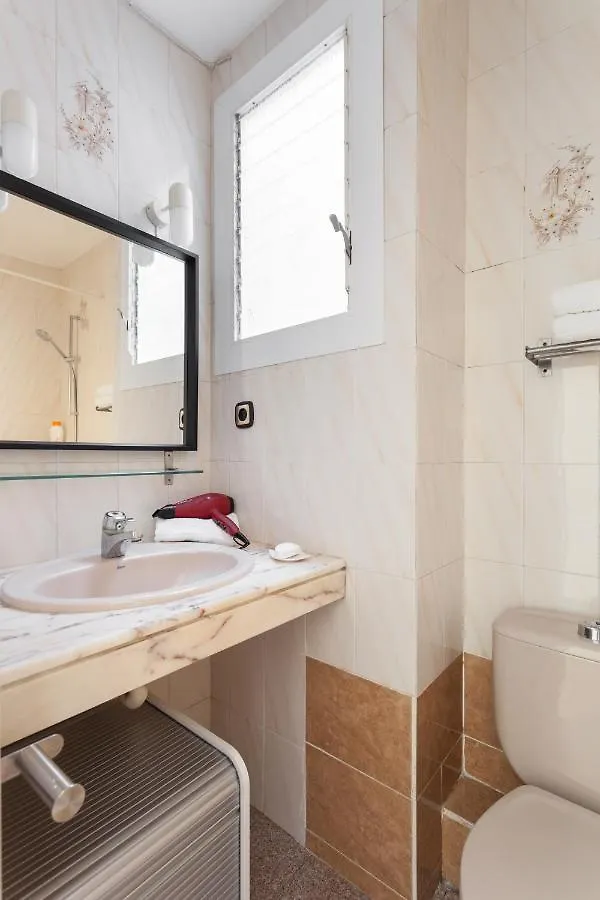 Apartamento Con Encanto, Luminoso Y Tranquilo Apartment L'Hospitalet de Llobregat