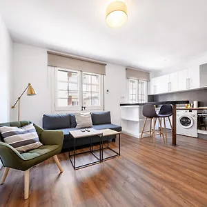Apartment Caliu Barcelona - Fira, L'Hospitalet de Llobregat