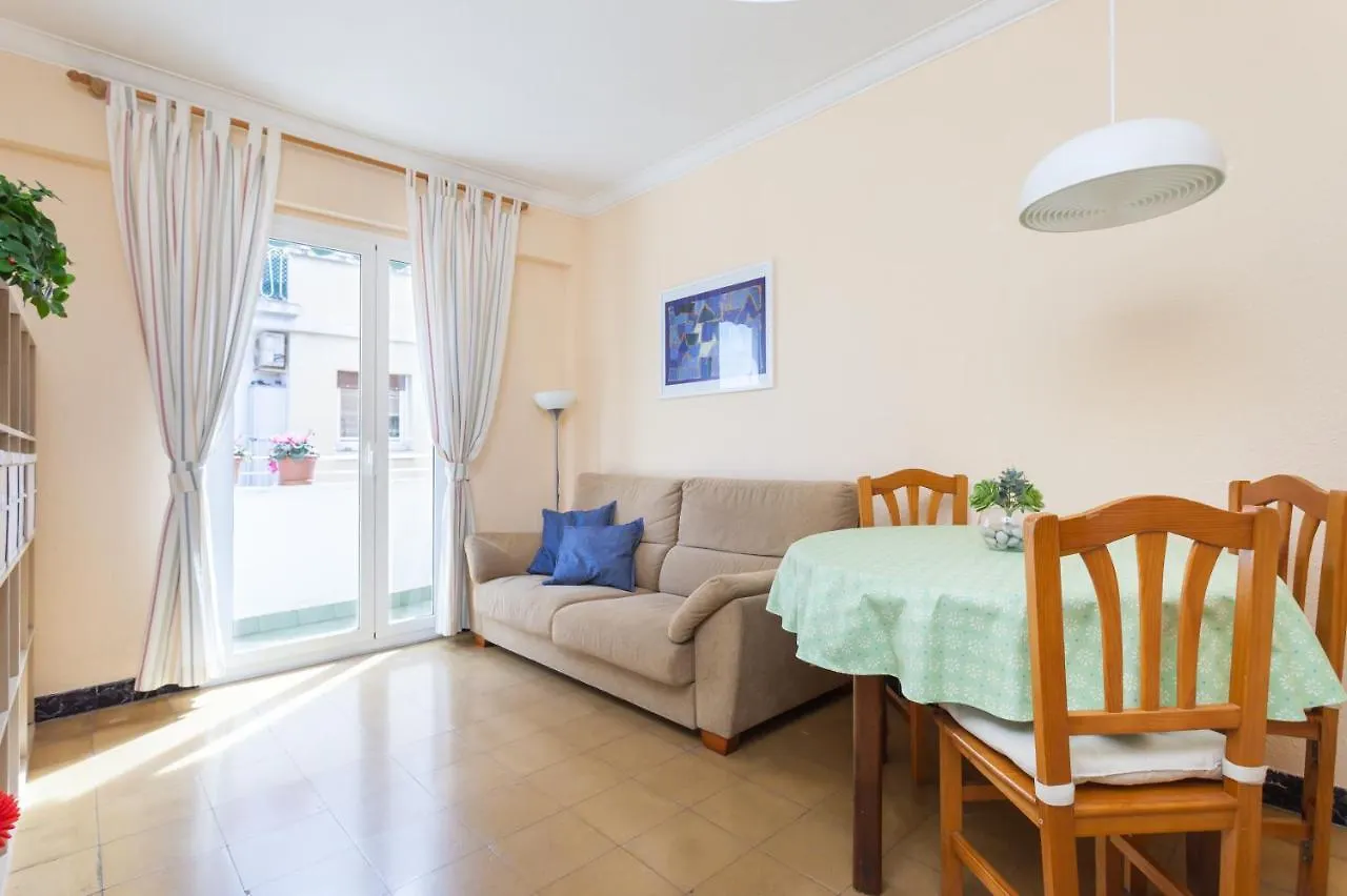 Apartamento Con Encanto, Luminoso Y Tranquilo Apartment L'Hospitalet de Llobregat Spain
